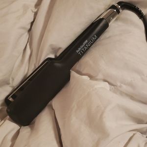 Babyliss pro titanium hair straightener
